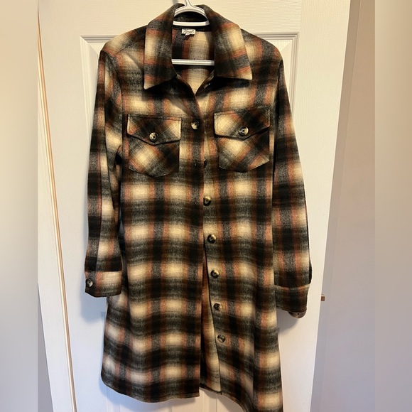 Ladies long shacket - Picture 1 of 1